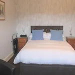 Hazeldene - With Free Offsite Health Club Pensionat