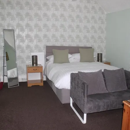 ゲストハウス Hazeldene - With Free Offsite Health Club ボウネス＝オン＝ウィンダミア