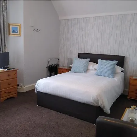 Hazeldene - With Free Offsite Health Club 4*