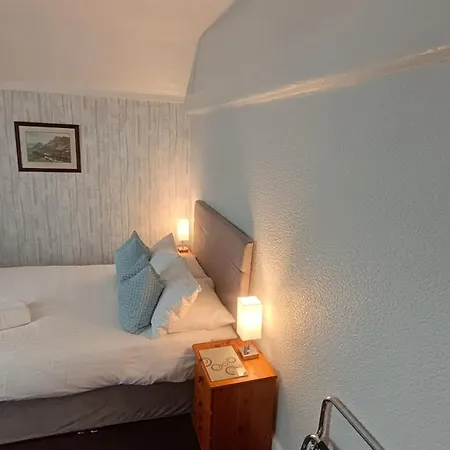 Hazeldene - With Free Offsite Health Club 4*