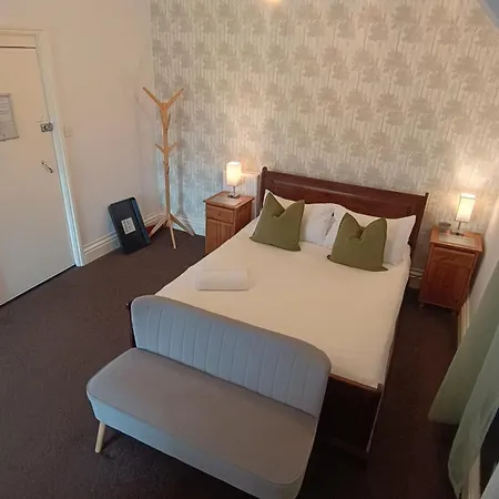 Hazeldene - With Free Offsite Health Club