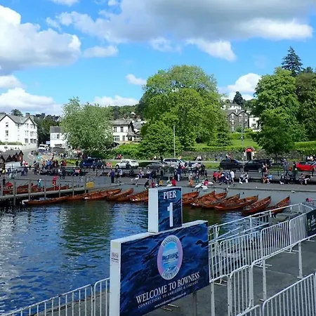 Hazeldene - With Free Offsite Health Club ゲストハウス 4*