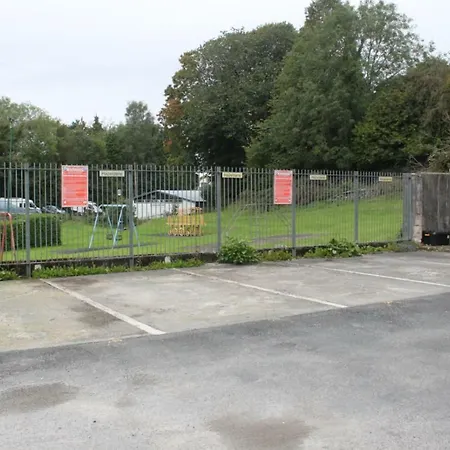 ゲストハウス Hazeldene - With Free Offsite Health Club ボウネス＝オン＝ウィンダミア