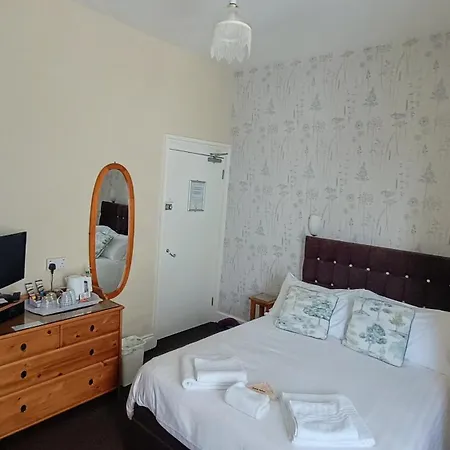 Hazeldene - With Free Offsite Health Club Pensionat 4*